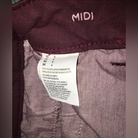 American Eagle Burgundy Midi Shorts 0 - Picture 8 of 8